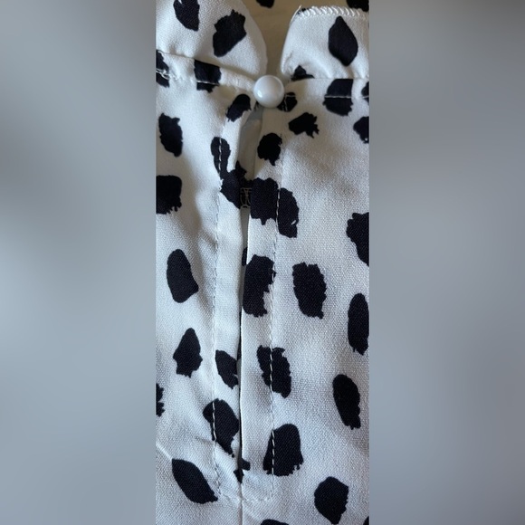 Angashion black and white tunic with peplum - Picture 8 of 8